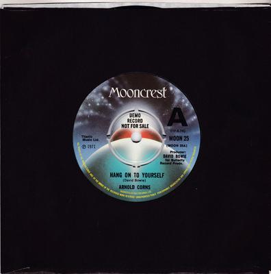 Arnold Corns - Hang On To Yourself / same:  - Mooncrest MOON 25 DJ